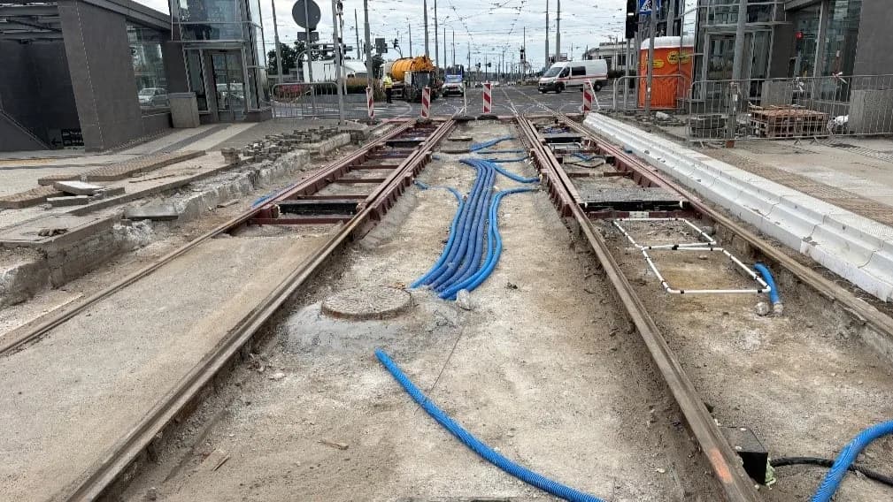 Rondo Kaponiera Tram Works Extended Until 2 October
