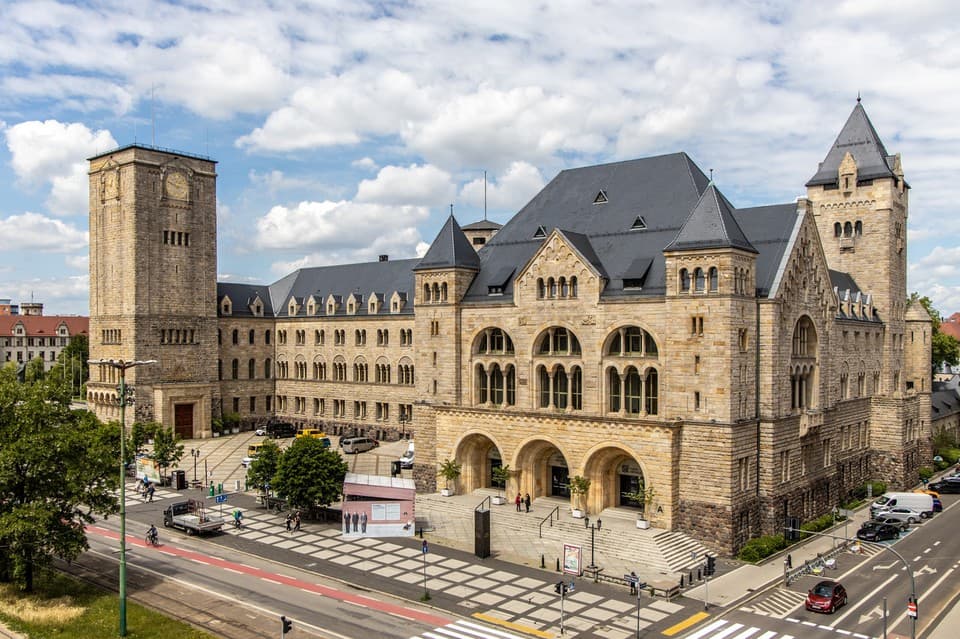Uncover the Fascinating Story of Zamek Cesarski: Poznań’s Historic Imperial Castle
