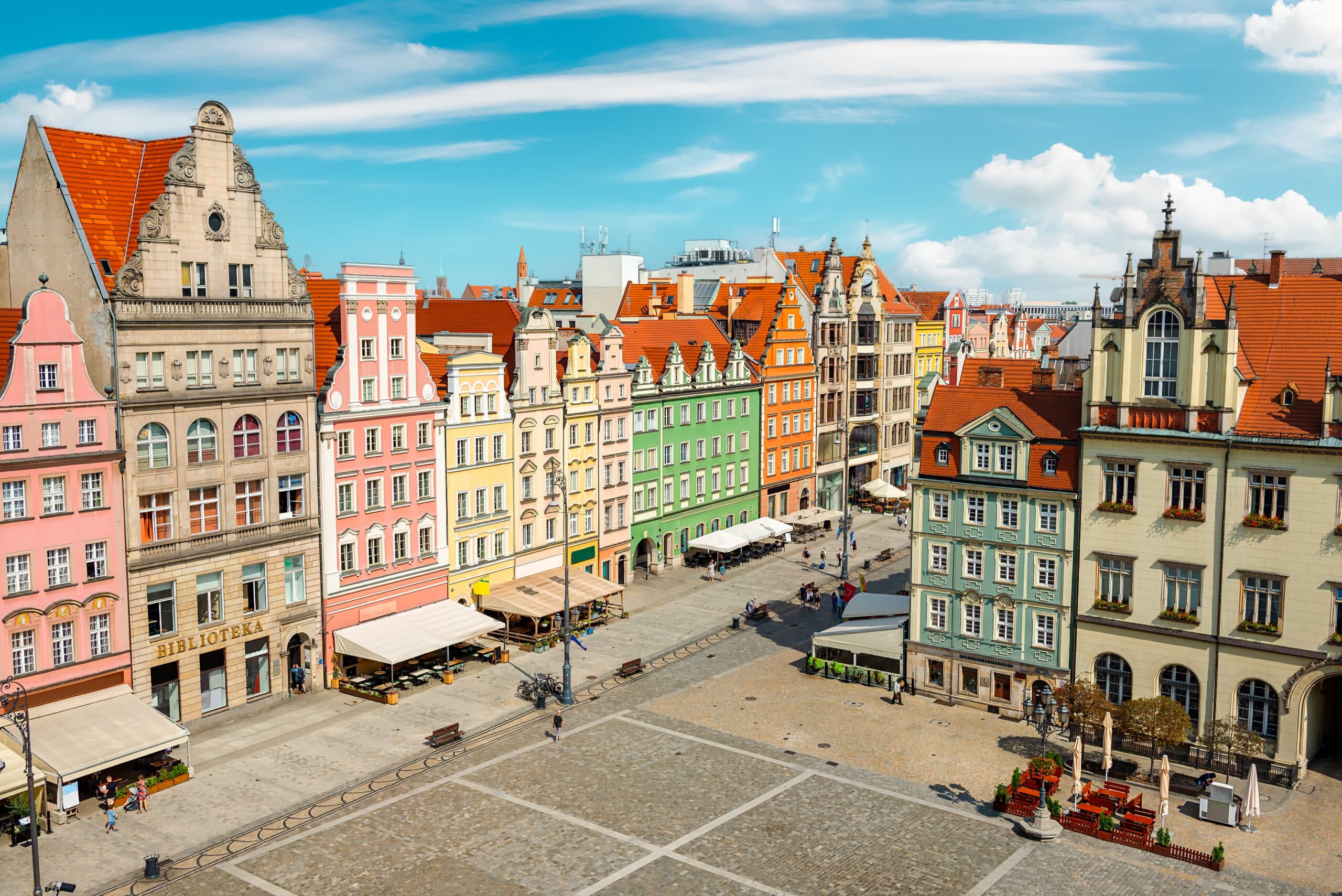 Navigating Life as an Expat in Poland: How OXSTART in Poznań Makes It Easier